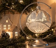 glas julekugler med vinterlandskab motiv
